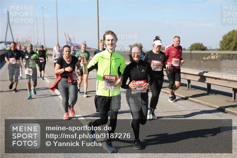 03.10.2025 - Köhlbrandbrückenlauf Yannick Fuchs http://msf.ph/oto/9187276 03.10.2025 12:06:33 Position 3 6554, 6555, 5452 meine-sportfotos.de