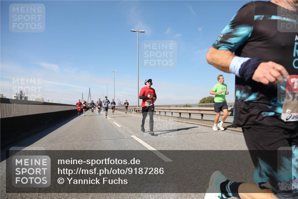 03.10.2025 - Köhlbrandbrückenlauf Yannick Fuchs http://msf.ph/oto/9187286 03.10.2025 11:45:48 Position 3  meine-sportfotos.de