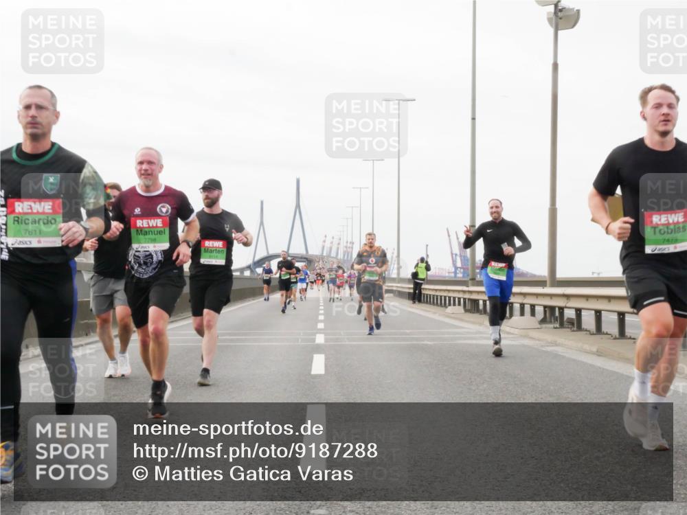 03.10.2025 - Köhlbrandbrückenlauf Matties Gatica Varas http://msf.ph/oto/9187288 03.10.2025 15:49:44 Position 3 7611, 7798, 9114, 24874, 7473 meine-sportfotos.de