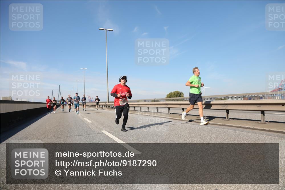 03.10.2025 - Köhlbrandbrückenlauf Yannick Fuchs http://msf.ph/oto/9187290 03.10.2025 11:45:49 Position 3  meine-sportfotos.de