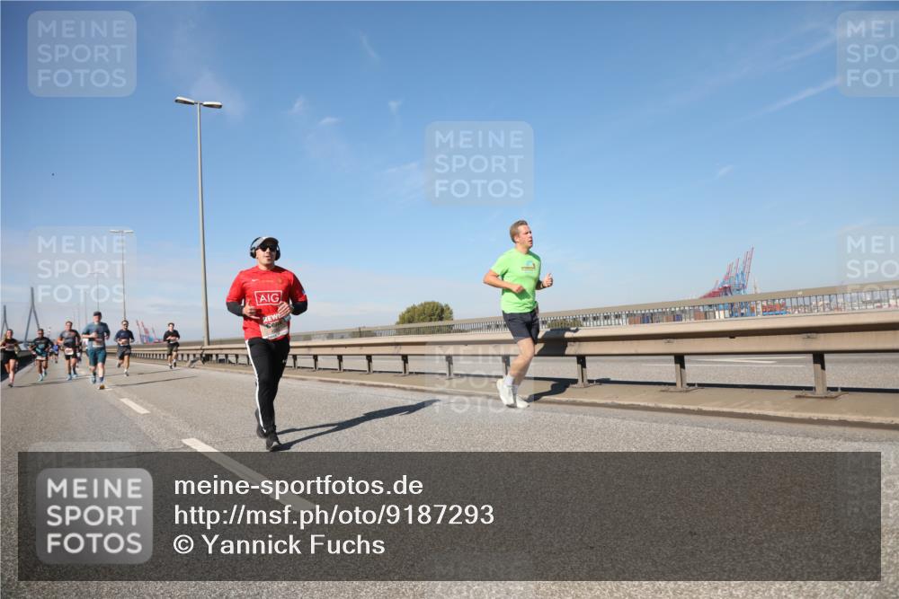 03.10.2025 - Köhlbrandbrückenlauf Yannick Fuchs http://msf.ph/oto/9187293 03.10.2025 11:45:49 Position 3  meine-sportfotos.de