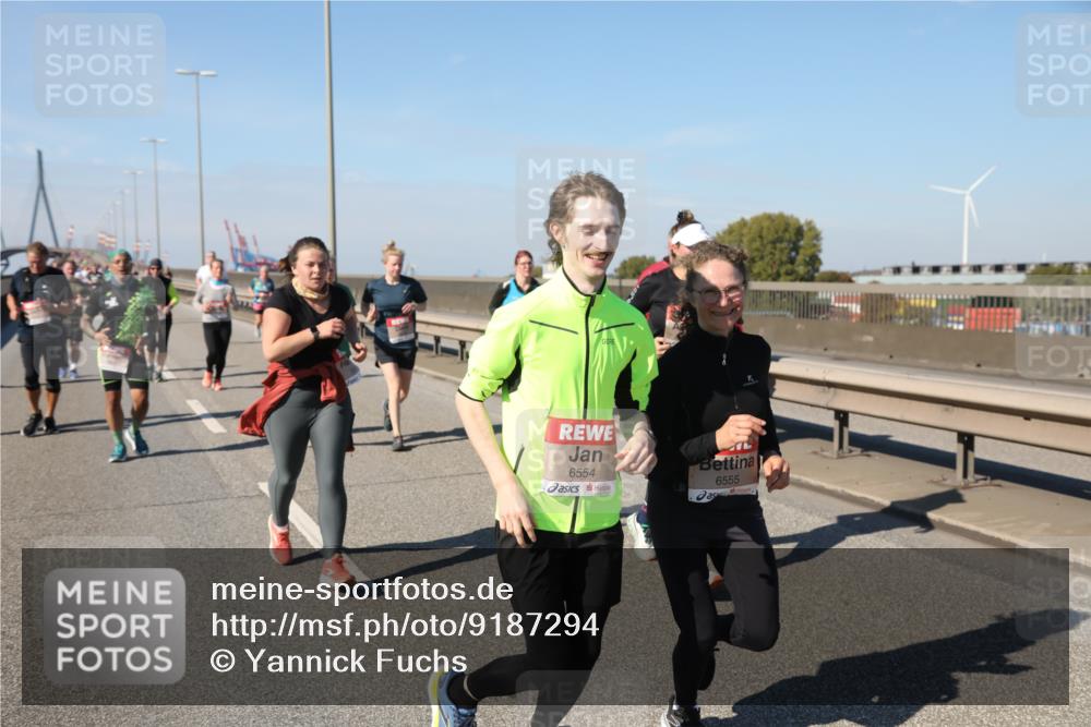 03.10.2025 - Köhlbrandbrückenlauf Yannick Fuchs http://msf.ph/oto/9187294 03.10.2025 12:06:33 Position 3 6554, 6555 meine-sportfotos.de