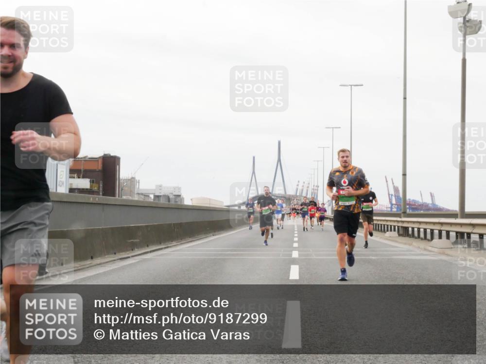03.10.2025 - Köhlbrandbrückenlauf Matties Gatica Varas http://msf.ph/oto/9187299 03.10.2025 15:49:47 Position 3  meine-sportfotos.de