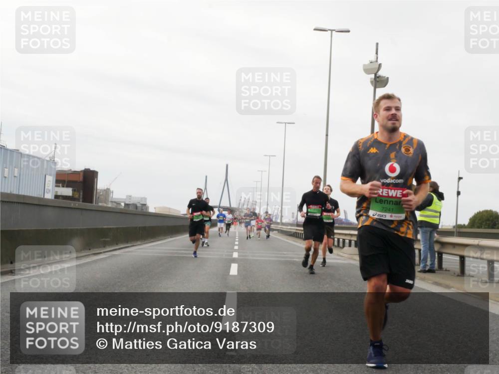 03.10.2025 - Köhlbrandbrückenlauf Matties Gatica Varas http://msf.ph/oto/9187309 03.10.2025 15:49:49 Position 3 7241 meine-sportfotos.de