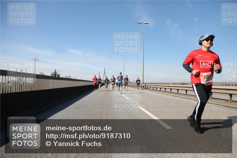 03.10.2025 - Köhlbrandbrückenlauf Yannick Fuchs http://msf.ph/oto/9187310 03.10.2025 11:45:49 Position 3  meine-sportfotos.de