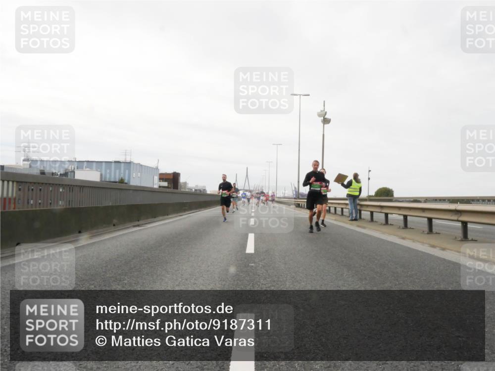 03.10.2025 - Köhlbrandbrückenlauf Matties Gatica Varas http://msf.ph/oto/9187311 03.10.2025 15:49:50 Position 3  meine-sportfotos.de