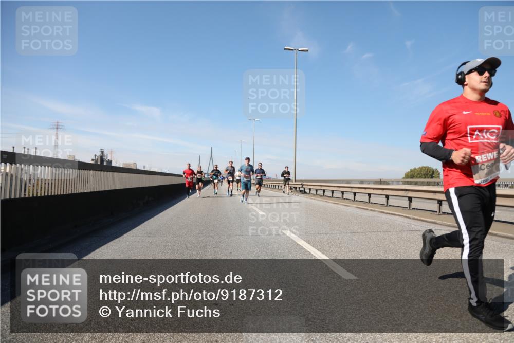03.10.2025 - Köhlbrandbrückenlauf Yannick Fuchs http://msf.ph/oto/9187312 03.10.2025 11:45:50 Position 3  meine-sportfotos.de