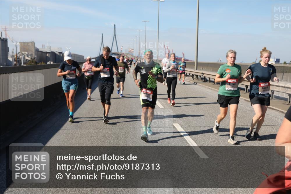 03.10.2025 - Köhlbrandbrückenlauf Yannick Fuchs http://msf.ph/oto/9187313 03.10.2025 12:06:35 Position 3 4921, 4920 meine-sportfotos.de