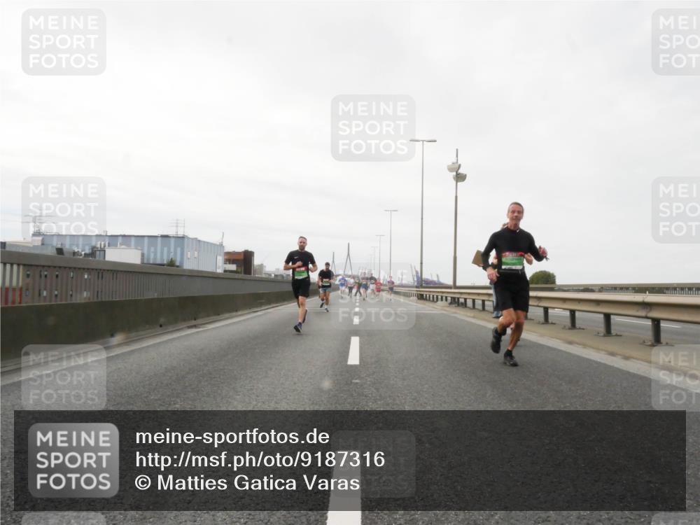 03.10.2025 - Köhlbrandbrückenlauf Matties Gatica Varas http://msf.ph/oto/9187316 03.10.2025 15:49:51 Position 3  meine-sportfotos.de