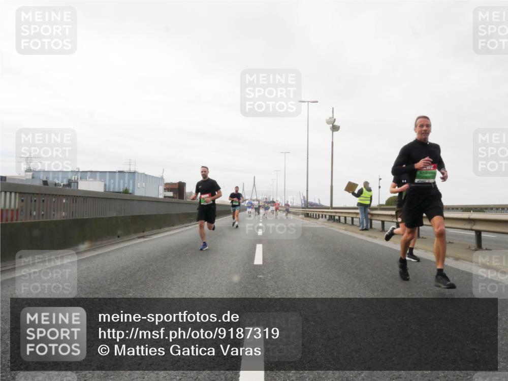 03.10.2025 - Köhlbrandbrückenlauf Matties Gatica Varas http://msf.ph/oto/9187319 03.10.2025 15:49:52 Position 3  meine-sportfotos.de