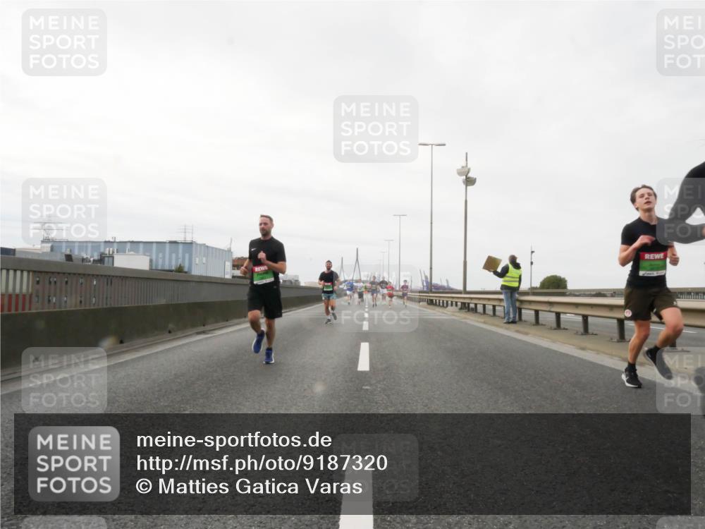 03.10.2025 - Köhlbrandbrückenlauf Matties Gatica Varas http://msf.ph/oto/9187320 03.10.2025 15:49:52 Position 3  meine-sportfotos.de