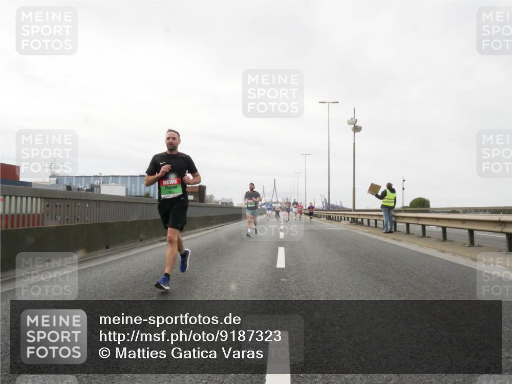 03.10.2025 - Köhlbrandbrückenlauf Matties Gatica Varas http://msf.ph/oto/9187323 03.10.2025 15:49:53 Position 3  meine-sportfotos.de