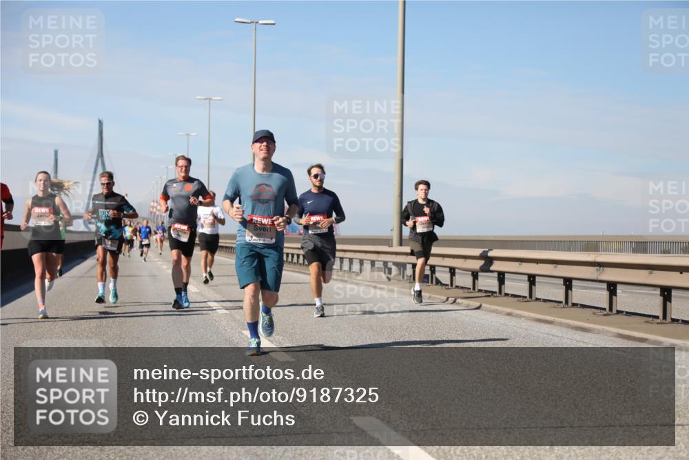 03.10.2025 - Köhlbrandbrückenlauf Yannick Fuchs http://msf.ph/oto/9187325 03.10.2025 11:45:51 Position 3 4271 meine-sportfotos.de