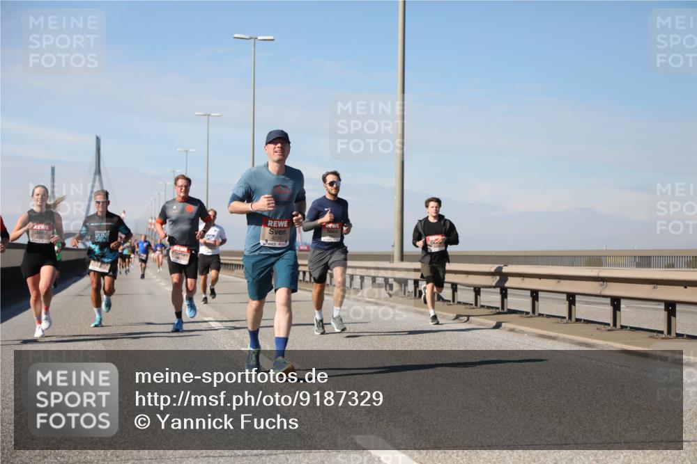 03.10.2025 - Köhlbrandbrückenlauf Yannick Fuchs http://msf.ph/oto/9187329 03.10.2025 11:45:51 Position 3 4271 meine-sportfotos.de