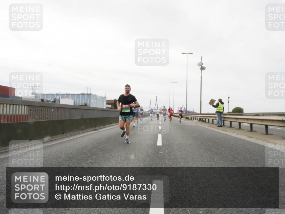 03.10.2025 - Köhlbrandbrückenlauf Matties Gatica Varas http://msf.ph/oto/9187330 03.10.2025 15:49:54 Position 3  meine-sportfotos.de