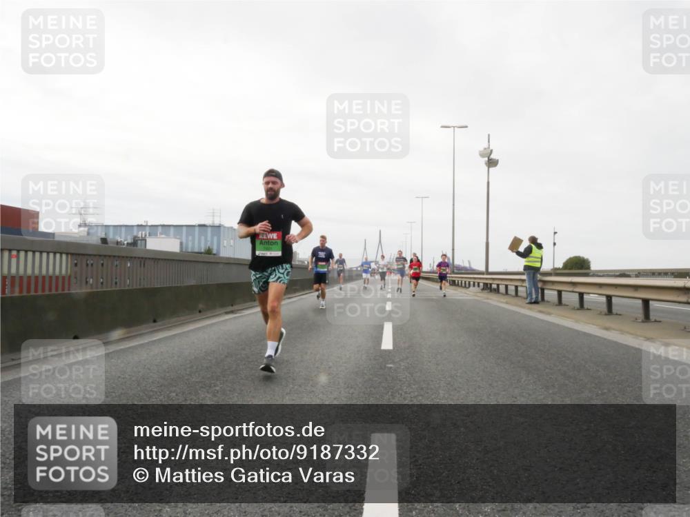 03.10.2025 - Köhlbrandbrückenlauf Matties Gatica Varas http://msf.ph/oto/9187332 03.10.2025 15:49:55 Position 3  meine-sportfotos.de