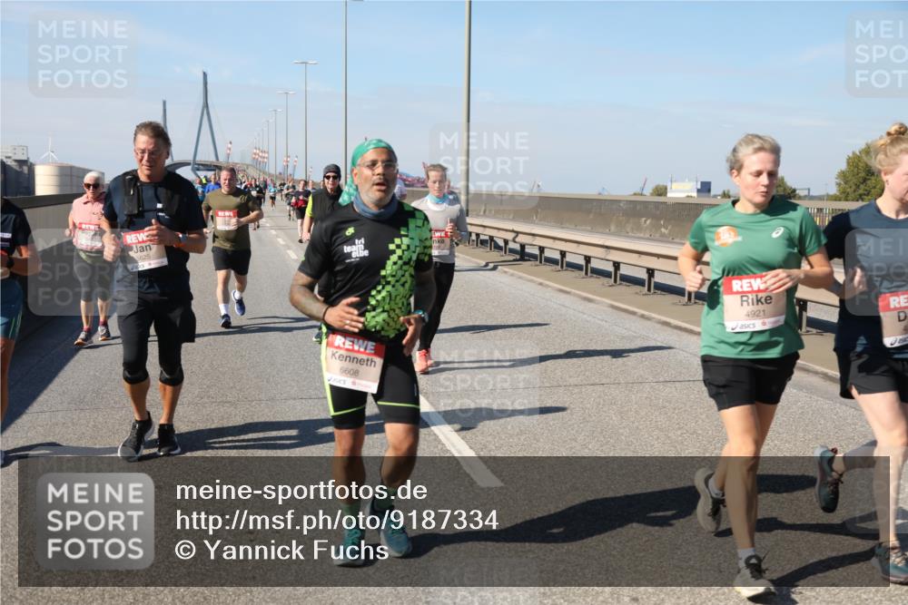 03.10.2025 - Köhlbrandbrückenlauf Yannick Fuchs http://msf.ph/oto/9187334 03.10.2025 12:06:36 Position 3 5625, 6608, 4921 meine-sportfotos.de
