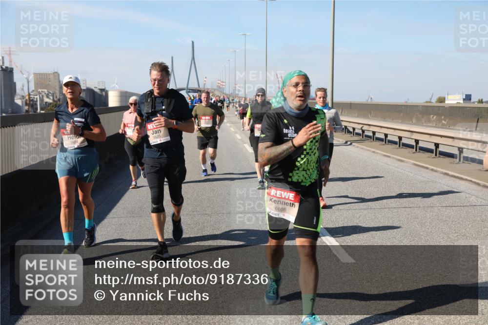 03.10.2025 - Köhlbrandbrückenlauf Yannick Fuchs http://msf.ph/oto/9187336 03.10.2025 12:06:36 Position 3 5624, 5625, 6608 meine-sportfotos.de