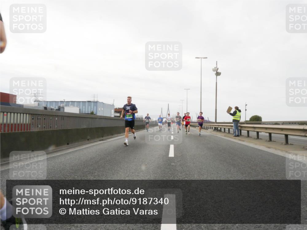 03.10.2025 - Köhlbrandbrückenlauf Matties Gatica Varas http://msf.ph/oto/9187340 03.10.2025 15:49:56 Position 3  meine-sportfotos.de