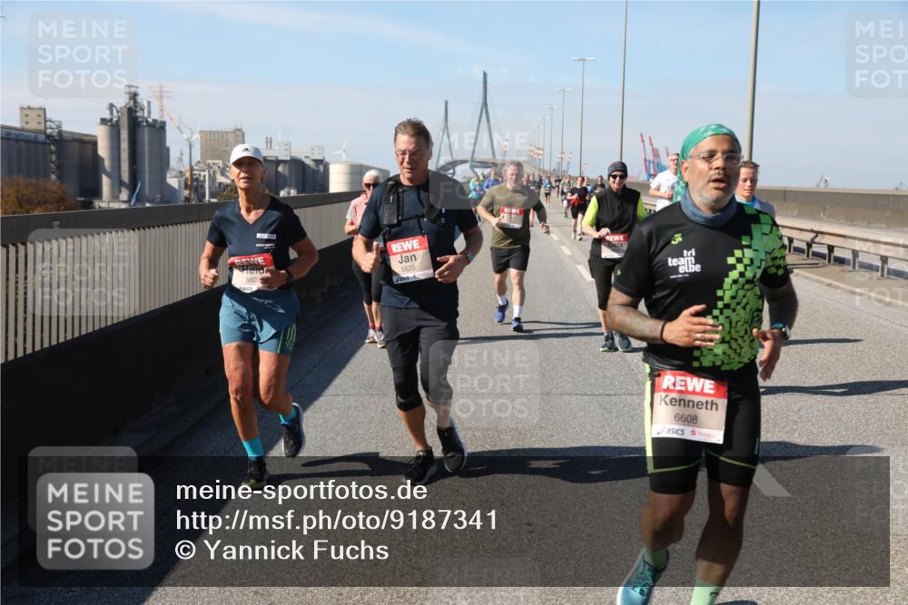 03.10.2025 - Köhlbrandbrückenlauf Yannick Fuchs http://msf.ph/oto/9187341 03.10.2025 12:06:36 Position 3 5624, 5625, 6608 meine-sportfotos.de