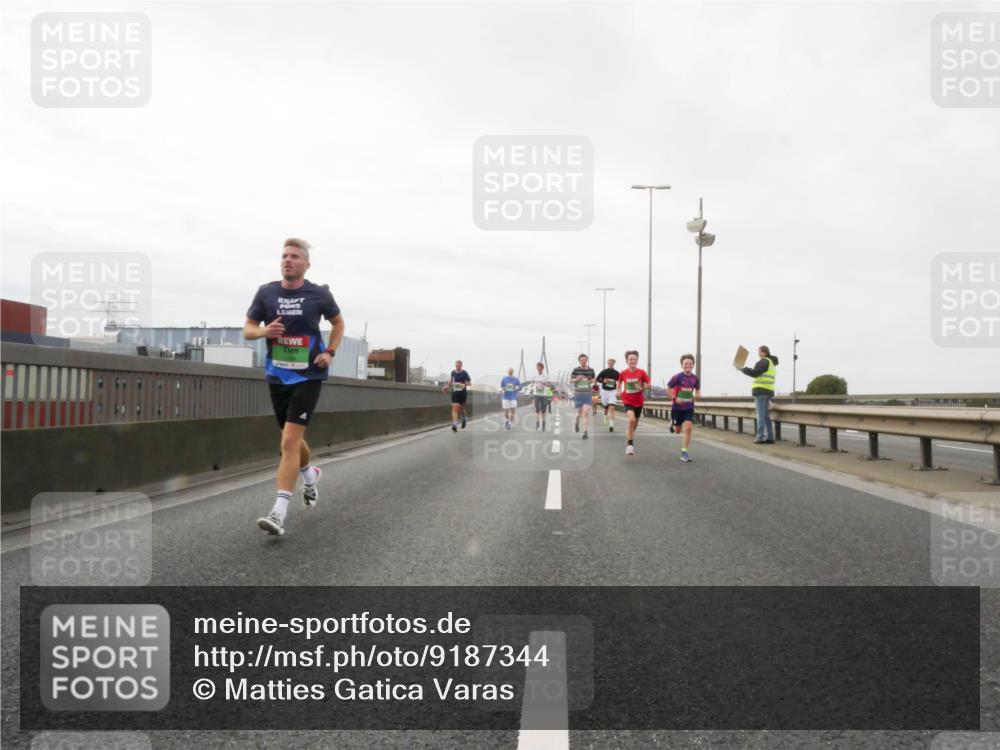 03.10.2025 - Köhlbrandbrückenlauf Matties Gatica Varas http://msf.ph/oto/9187344 03.10.2025 15:49:57 Position 3  meine-sportfotos.de