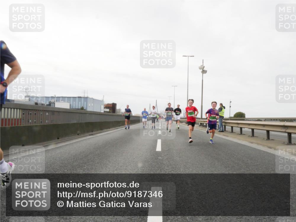 03.10.2025 - Köhlbrandbrückenlauf Matties Gatica Varas http://msf.ph/oto/9187346 03.10.2025 15:49:57 Position 3  meine-sportfotos.de