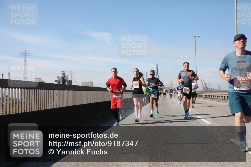 03.10.2025 - Köhlbrandbrückenlauf Yannick Fuchs http://msf.ph/oto/9187347 03.10.2025 11:45:52 Position 3 4271, 4492 meine-sportfotos.de