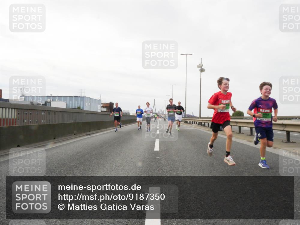 03.10.2025 - Köhlbrandbrückenlauf Matties Gatica Varas http://msf.ph/oto/9187350 03.10.2025 15:49:58 Position 3 13 meine-sportfotos.de
