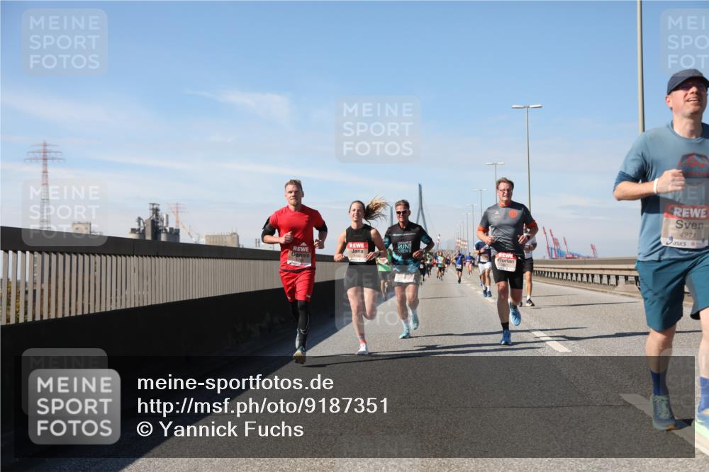 03.10.2025 - Köhlbrandbrückenlauf Yannick Fuchs http://msf.ph/oto/9187351 03.10.2025 11:45:52 Position 3 4271 meine-sportfotos.de