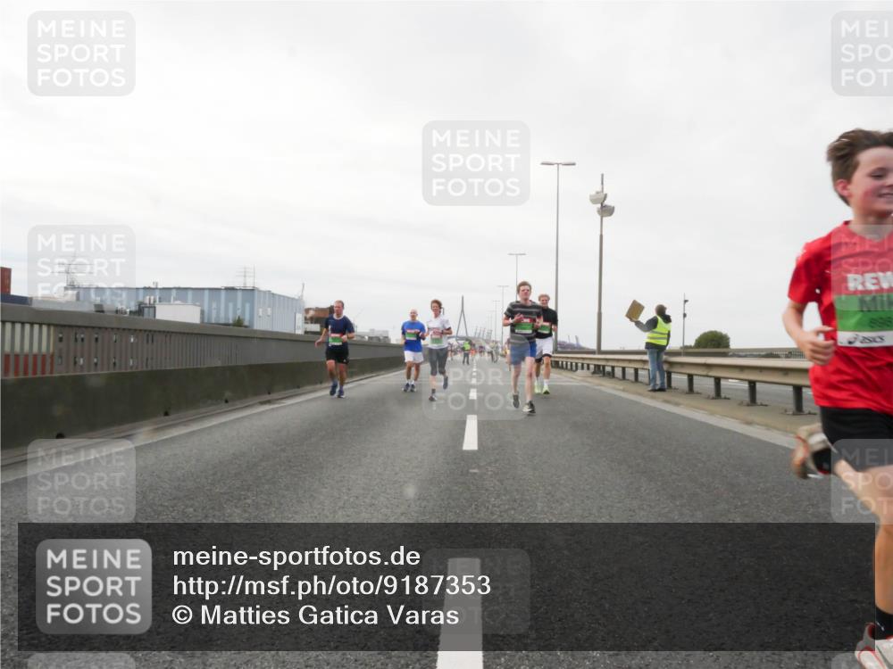 03.10.2025 - Köhlbrandbrückenlauf Matties Gatica Varas http://msf.ph/oto/9187353 03.10.2025 15:49:59 Position 3 896 meine-sportfotos.de