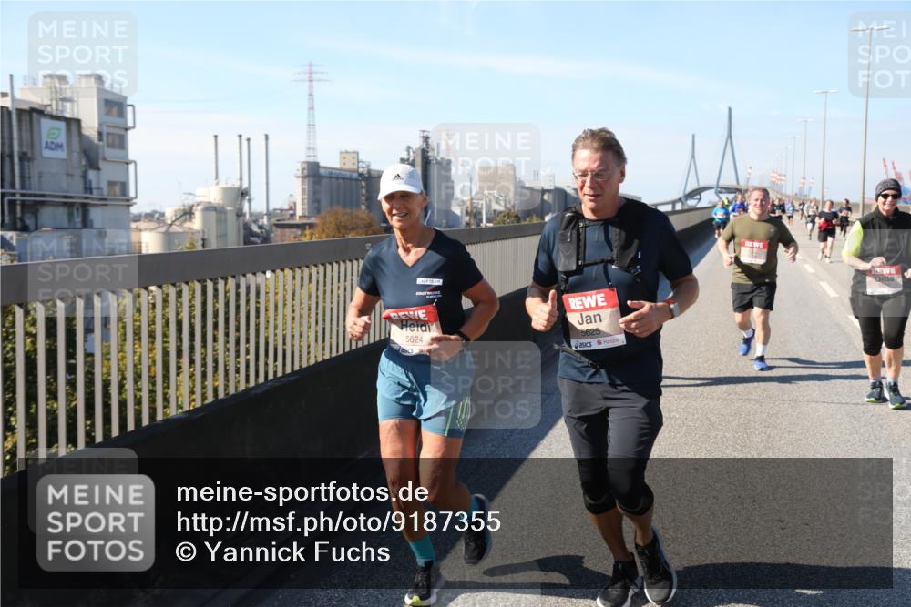 03.10.2025 - Köhlbrandbrückenlauf Yannick Fuchs http://msf.ph/oto/9187355 03.10.2025 12:06:37 Position 3 5624, 5625 meine-sportfotos.de