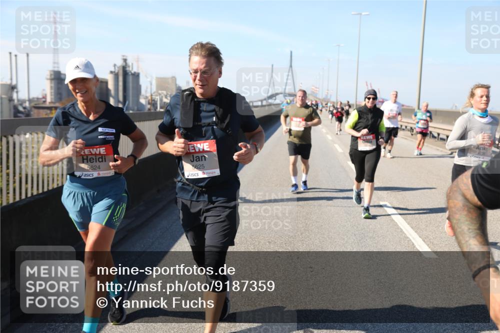03.10.2025 - Köhlbrandbrückenlauf Yannick Fuchs http://msf.ph/oto/9187359 03.10.2025 12:06:37 Position 3 5624, 5625, 4708 meine-sportfotos.de
