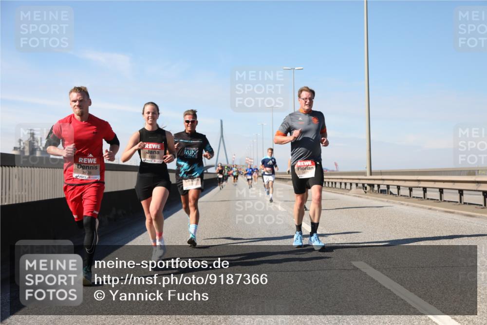03.10.2025 - Köhlbrandbrückenlauf Yannick Fuchs http://msf.ph/oto/9187366 03.10.2025 11:45:53 Position 3 4492, 5739 meine-sportfotos.de