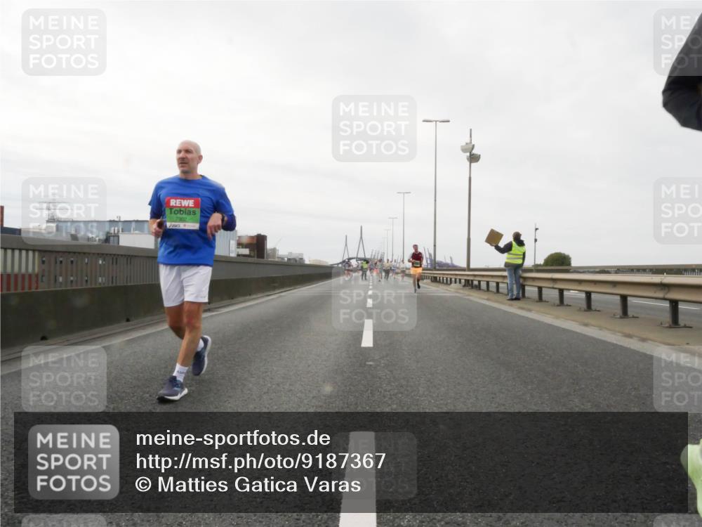 03.10.2025 - Köhlbrandbrückenlauf Matties Gatica Varas http://msf.ph/oto/9187367 03.10.2025 15:50:02 Position 3 7302 meine-sportfotos.de