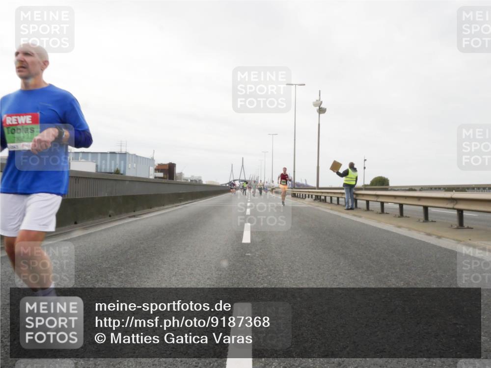 03.10.2025 - Köhlbrandbrückenlauf Matties Gatica Varas http://msf.ph/oto/9187368 03.10.2025 15:50:03 Position 3  meine-sportfotos.de