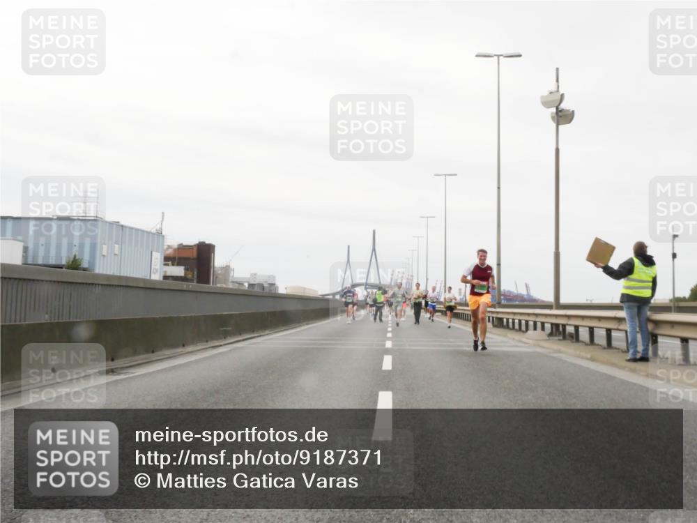 03.10.2025 - Köhlbrandbrückenlauf Matties Gatica Varas http://msf.ph/oto/9187371 03.10.2025 15:50:03 Position 3  meine-sportfotos.de