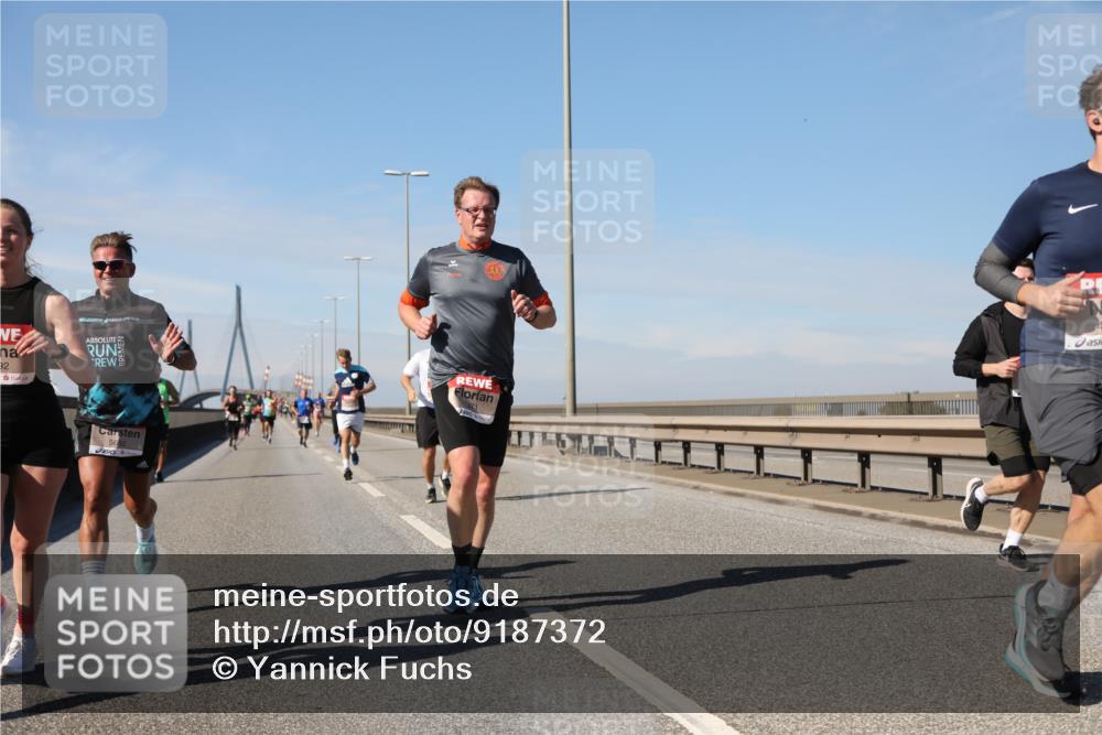 03.10.2025 - Köhlbrandbrückenlauf Yannick Fuchs http://msf.ph/oto/9187372 03.10.2025 11:45:53 Position 3 92 meine-sportfotos.de