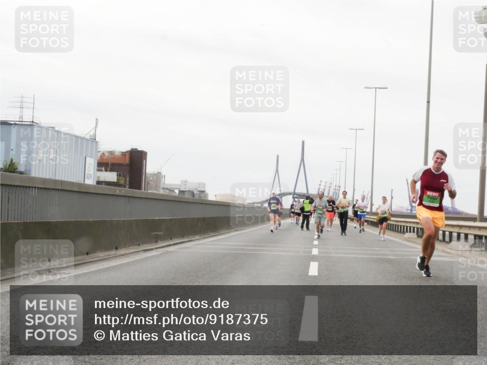03.10.2025 - Köhlbrandbrückenlauf Matties Gatica Varas http://msf.ph/oto/9187375 03.10.2025 15:50:04 Position 3  meine-sportfotos.de