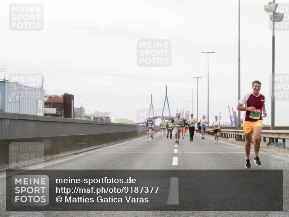 03.10.2025 - Köhlbrandbrückenlauf Matties Gatica Varas http://msf.ph/oto/9187377 03.10.2025 15:50:05 Position 3  meine-sportfotos.de