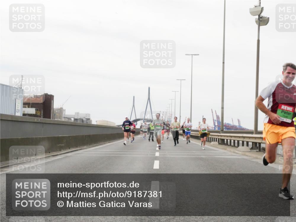 03.10.2025 - Köhlbrandbrückenlauf Matties Gatica Varas http://msf.ph/oto/9187381 03.10.2025 15:50:06 Position 3 7546 meine-sportfotos.de