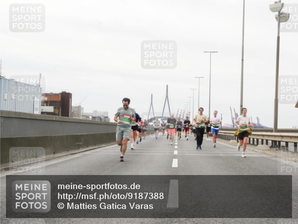 03.10.2025 - Köhlbrandbrückenlauf Matties Gatica Varas http://msf.ph/oto/9187388 03.10.2025 15:50:08 Position 3  meine-sportfotos.de