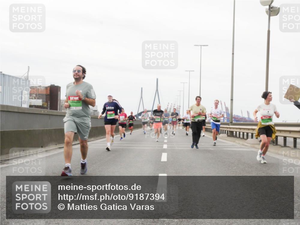 03.10.2025 - Köhlbrandbrückenlauf Matties Gatica Varas http://msf.ph/oto/9187394 03.10.2025 15:50:10 Position 3  meine-sportfotos.de