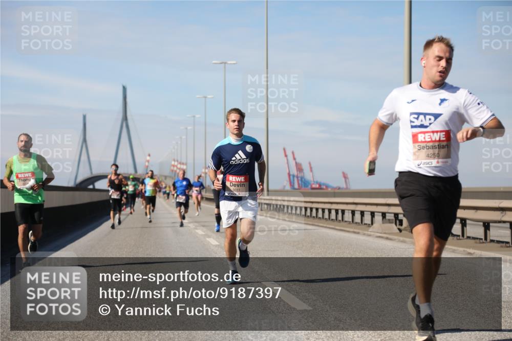 03.10.2025 - Köhlbrandbrückenlauf Yannick Fuchs http://msf.ph/oto/9187397 03.10.2025 11:45:55 Position 3 5011, 4250 meine-sportfotos.de
