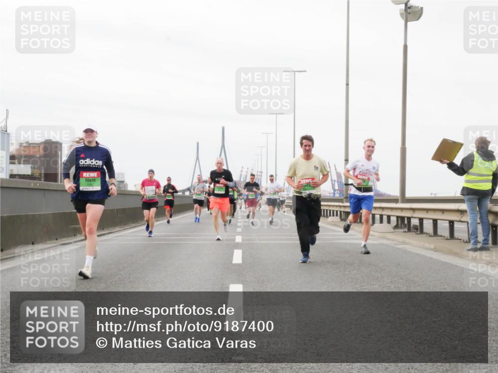 03.10.2025 - Köhlbrandbrückenlauf Matties Gatica Varas http://msf.ph/oto/9187400 03.10.2025 15:50:12 Position 3 7547 meine-sportfotos.de