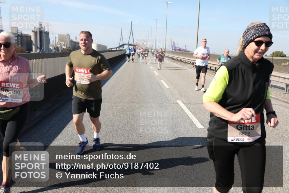 03.10.2025 - Köhlbrandbrückenlauf Yannick Fuchs http://msf.ph/oto/9187402 03.10.2025 12:06:39 Position 3 6219, 6759, 5626 meine-sportfotos.de