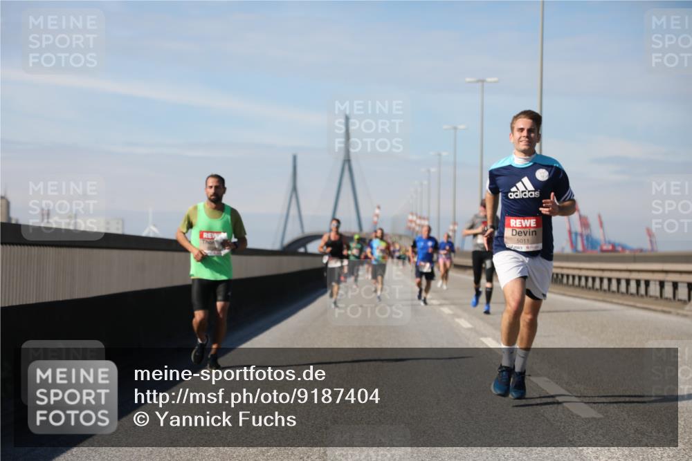 03.10.2025 - Köhlbrandbrückenlauf Yannick Fuchs http://msf.ph/oto/9187404 03.10.2025 11:45:55 Position 3 5011 meine-sportfotos.de