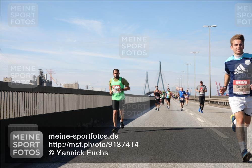 03.10.2025 - Köhlbrandbrückenlauf Yannick Fuchs http://msf.ph/oto/9187414 03.10.2025 11:45:56 Position 3 5011 meine-sportfotos.de