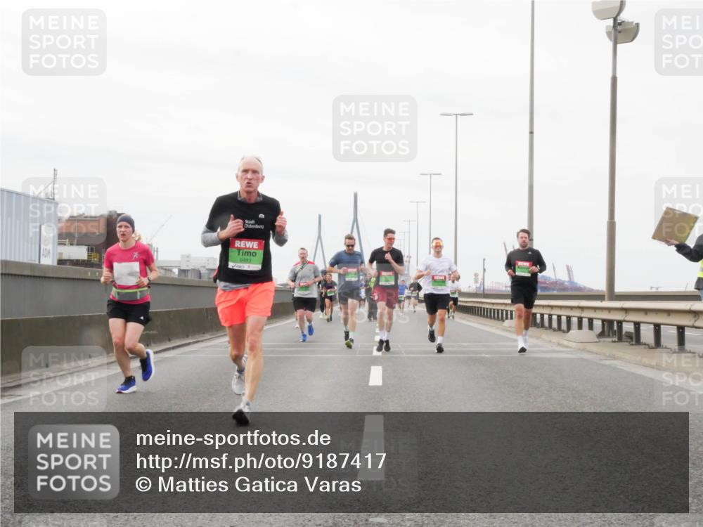 03.10.2025 - Köhlbrandbrückenlauf Matties Gatica Varas http://msf.ph/oto/9187417 03.10.2025 15:50:15 Position 3 9483 meine-sportfotos.de