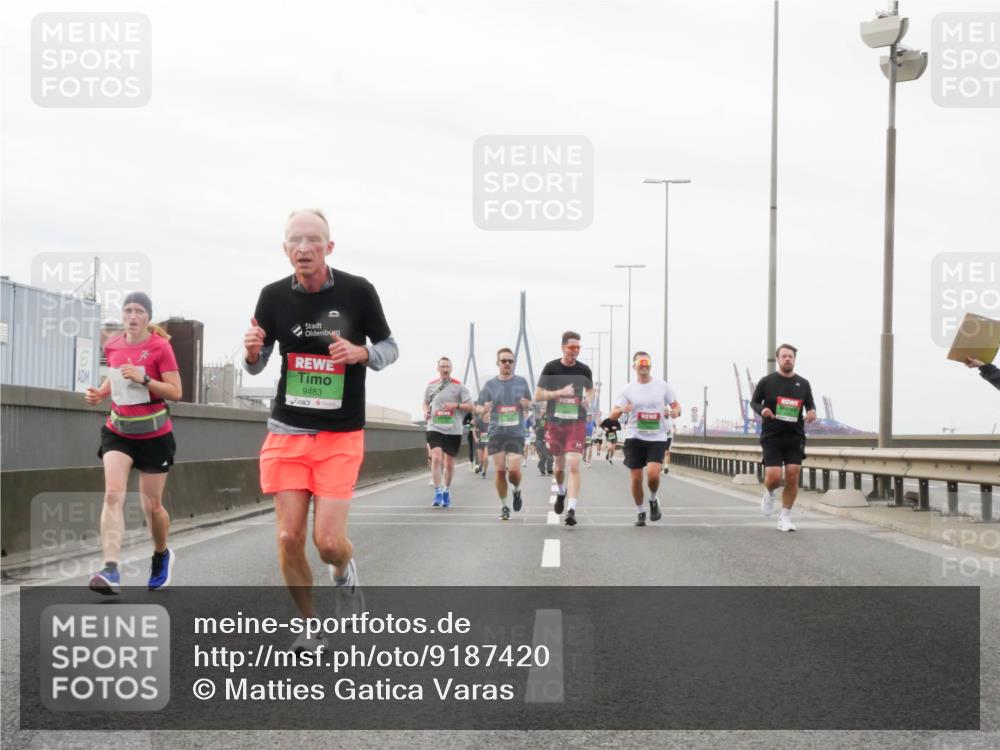 03.10.2025 - Köhlbrandbrückenlauf Matties Gatica Varas http://msf.ph/oto/9187420 03.10.2025 15:50:15 Position 3 9483 meine-sportfotos.de
