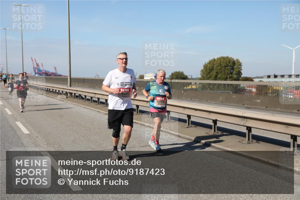 03.10.2025 - Köhlbrandbrückenlauf Yannick Fuchs http://msf.ph/oto/9187423 03.10.2025 12:06:40 Position 3 6242, 6243 meine-sportfotos.de